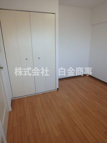 ガーデンスクエア北坂戸の洋室
