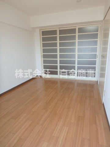 ガーデンスクエア北坂戸の洋室