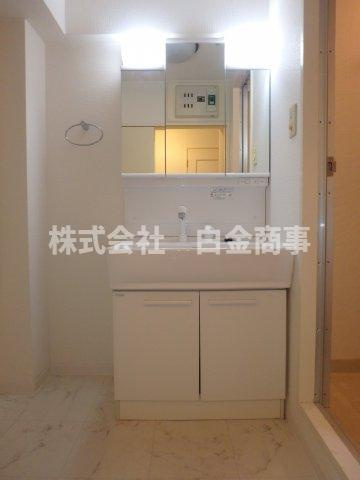 ガーデンスクエア北坂戸の独立洗面台