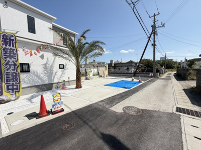 【前面道路含む現地写真】 | うるま市与那城（全3棟）ラストA号棟 | ※南西側公道3m～3.2m♪