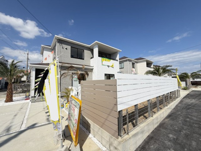 【外観】 | うるま市与那城（全3棟）ラストA号棟 | A号棟　並列駐車5台可♪