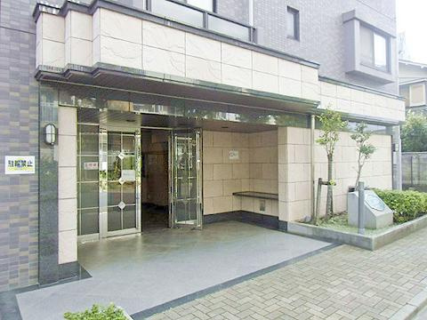 レーベンハイム西新井参番館のエントランス