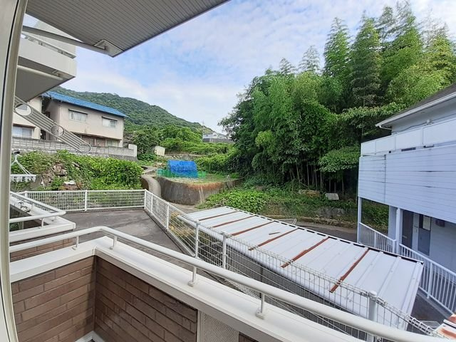 ノイ　インプレスのバルコニー|お洗濯にも便利なバルコニー付き