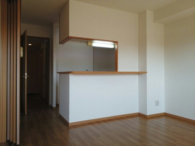 シェーネ・Ｆの居間・リビング|ゆったり過ごせる居間です