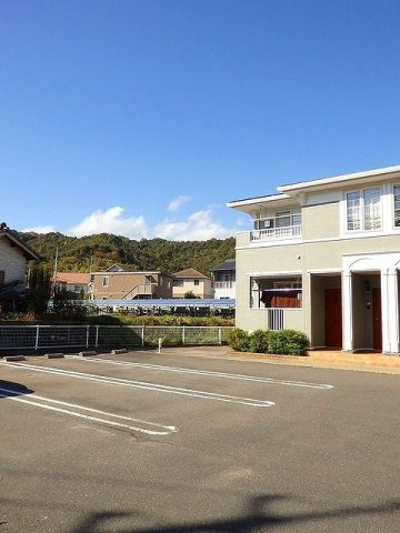 グレイス・ヴィラＡの駐車場|カースペースがあります