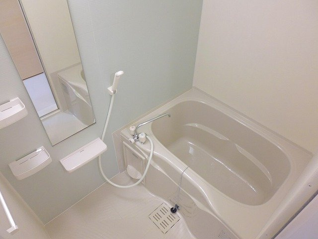 ベルローゼ梅原の浴室|コンパクトで使いやすいお風呂です