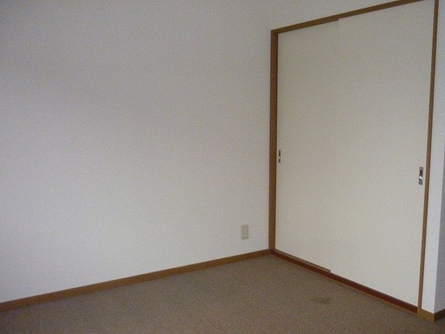 メゾン．ド．ＡＺの内装|明るい色調の室内です