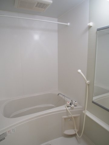 プラシードＡの浴室|きれいなお風呂です