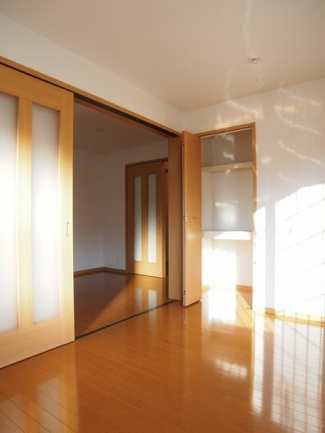 プラシードＡの内装|明るい室内です