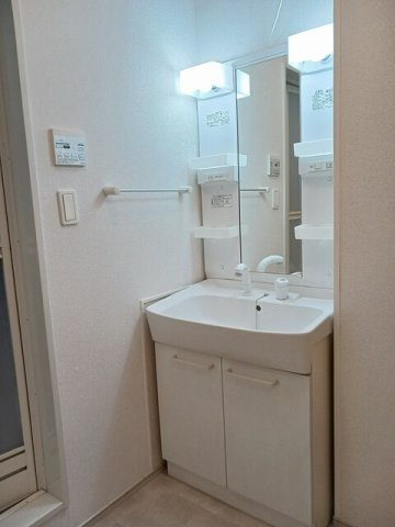 パストラーレ　ムジカ　Ⅰの洗面所|広い洗面スペース