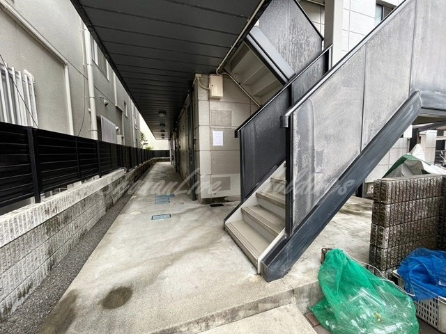 藤沢市鵠沼石上２丁目の賃貸マンションのエントランス|毎日通るエントランス♪