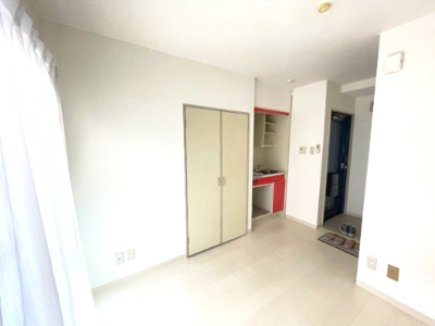 【居間・リビング】 | リーベ里 | 明るいお部屋です