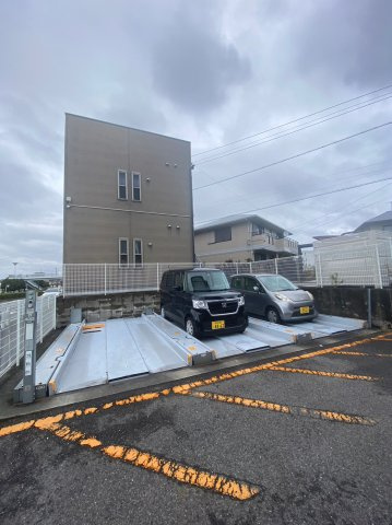チェリーフォートの駐車場