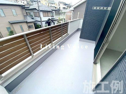 【バルコニー】 | 【仲介手数料０円】秦野市鶴巻南2期　新築一戸建て　1号棟　全3棟 | 秦野市鶴巻南2期　新築一戸建て　1号棟　全3棟