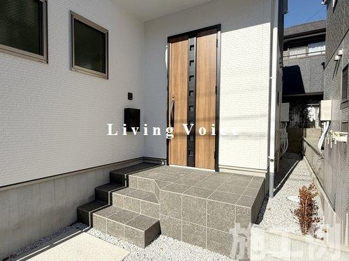 【玄関】 | 【仲介手数料０円】秦野市鶴巻南2期　新築一戸建て　1号棟　全3棟 | 秦野市鶴巻南2期　新築一戸建て　1号棟　全3棟