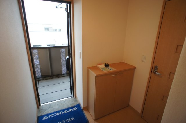 コム　アニモの玄関