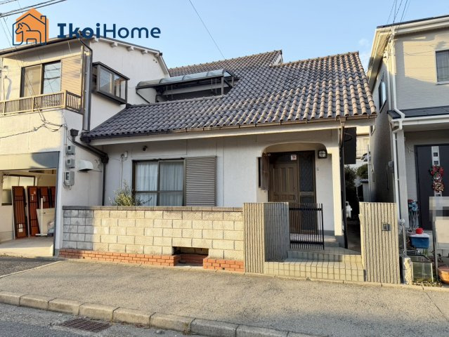 神戸市西区南別府4丁目　中古戸建の外観|南向きで陽当り・通風良好！インナー車庫があり、大事なお車も安心！物置としても広々としていますので便利