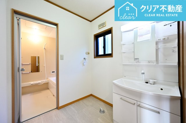 【独立洗面台】 | 太田市新田市野井町　中古住宅 | スッキリシンプルな洗面台は新品で気持ちよく使えます！