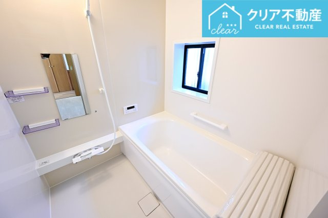 【浴室】 | 太田市新田市野井町　中古住宅 | ゆったり足を延ばしてお湯につかれる広々としたバスルーム♪