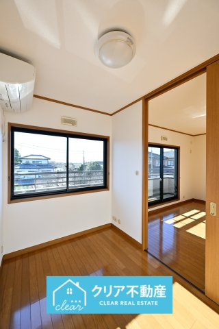 【洋室】 | 太田市新田市野井町　中古住宅 | 書斎付きでテレワークにも対応！