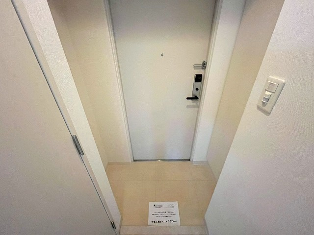 エスリード北大阪レジデンスの玄関