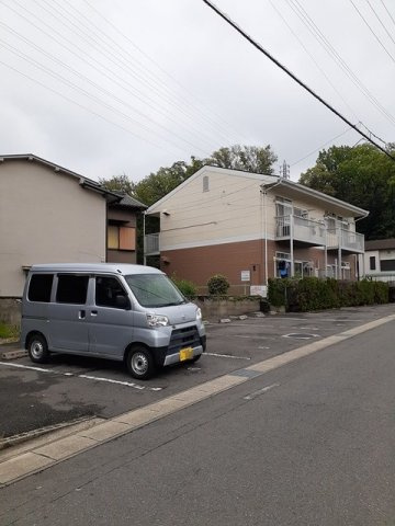 パレス緒川　　刈谷市近郊の賃貸ならクラスホーム刈谷店の駐車場|駐車場に車を止められます