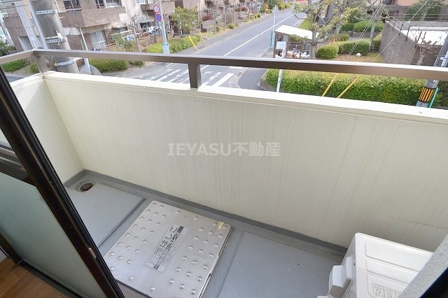 ドミトリー庚午参番館のバルコニー