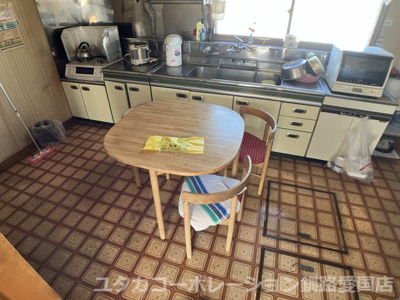 【キッチン】 | 昭和北2丁目190-2206売家 | 窓付の広々キッチン！お手伝いでキッチンに立っても大丈夫です！