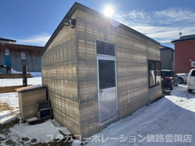 【設備】 | 昭和北2丁目190-2206売家 | 収納力たっぷり、タイヤ等荷物の整理に物置は欠かせませんね！