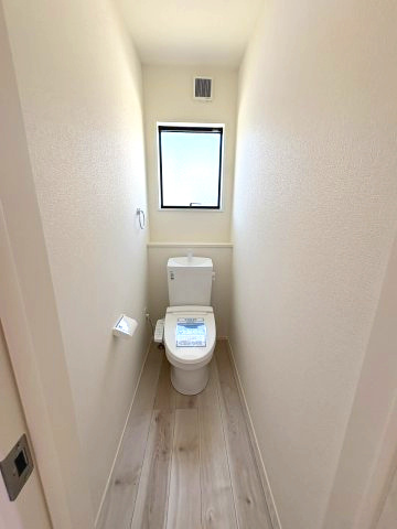 【トイレ】 | 福岡市早良区田村5丁目5期　1号棟（全1棟）【仲介手数料無料・0円】 | 現地写真準備中の為、施工例です。施工例は完成時と異なる場合があります。