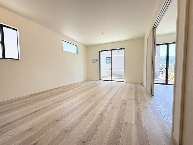 【居間・リビング】 | 福岡市早良区田村5丁目5期　1号棟（全1棟）【仲介手数料無料・0円】 | 現地写真準備中の為、施工例です。施工例は完成時と異なる場合があります。