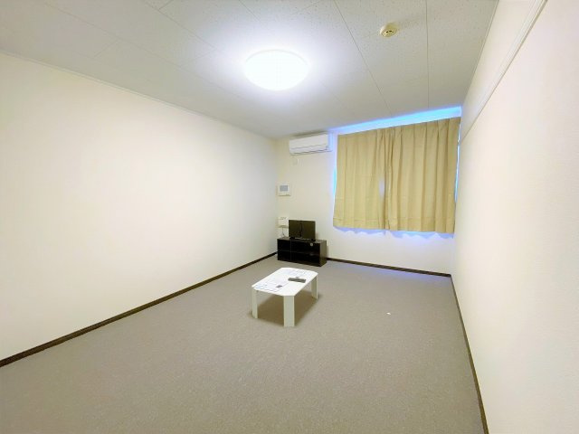 レオネクストひかりの居間・リビング|設備・使用は号室により異なる為、現況を優先いたします。