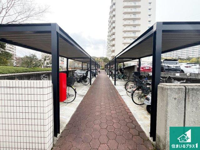 須磨パークヒルズC棟（CYGNUS）の駐輪場|共用部（駐輪場）