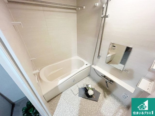 須磨パークヒルズC棟（CYGNUS）の浴室|足をゆったり伸ばして寛げる浴槽です。浴室乾燥機も設置しているので、雨の日の洗濯物も安心です♪