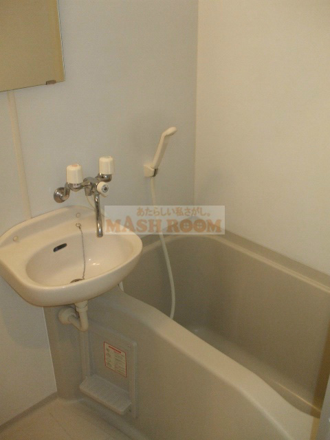 カーサベルデ中野の浴室