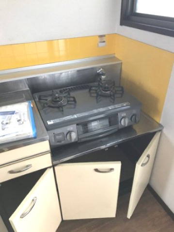 MAハイツのキッチン|コンパクトなキッチンで掃除もラクラク