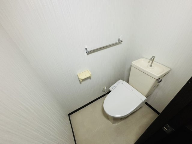 プリンスマンション五条のトイレ|別号数タイプ