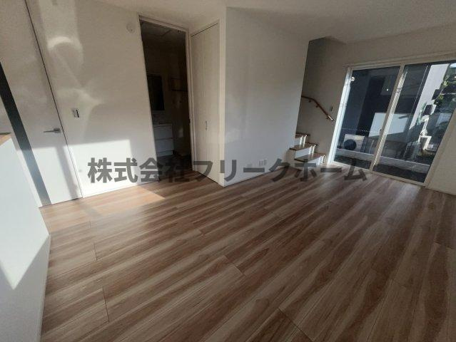 三鷹市井の頭3丁目貸家の居間・リビング