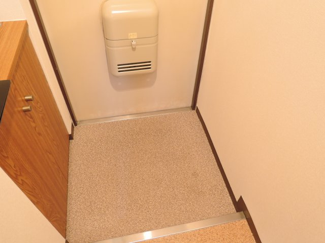 クローネ川口の玄関|別号室の参考写真です。