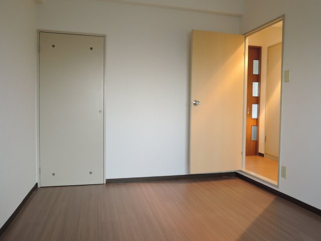 クローネ川口の洋室|別号室の参考写真です。