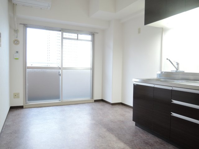 クローネ川口の居間・リビング|別号室の参考写真です。