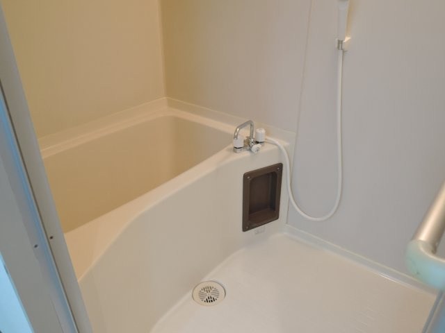 クローネ川口の浴室|別号室の参考写真です。