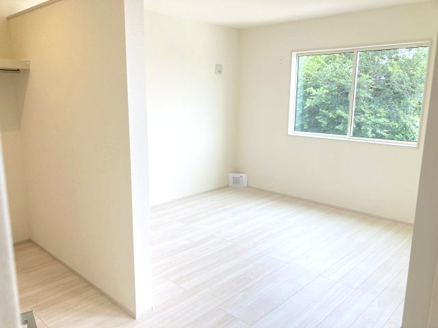 リーブルガーデンS  高崎箕郷町生原第7　3号棟の洋室|２階洋室1です