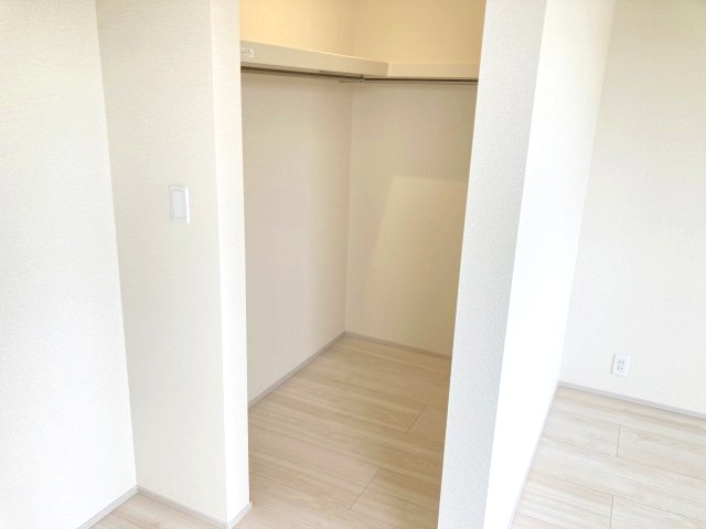 リーブルガーデンS  高崎箕郷町生原第7　3号棟の収納|２階洋室1収納ウォークインクローゼットです