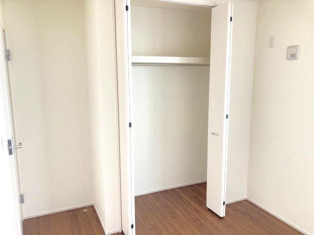 リーブルガーデンS  高崎箕郷町生原第7　4号棟の収納|洋室2収納です