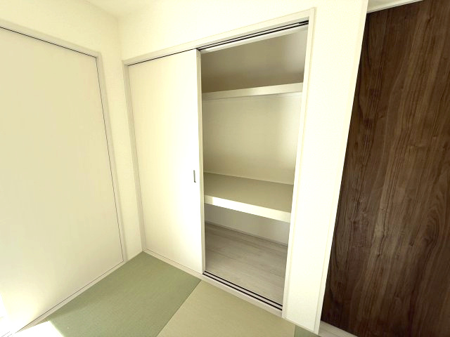 リーブルガーデンS  高崎箕郷町生原第7　2号棟の収納|1階和室にも収納があります♪