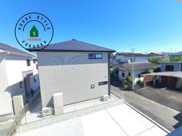 福岡市南区西長住2丁目第1-1棟（1号棟）の展望|窓から緑が見える物件も魅力的です。