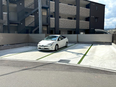 MOMO（モモ）の駐車場|別号数タイプ