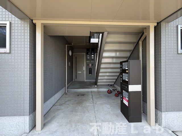 メゾンスリーゼⅢのエントランス