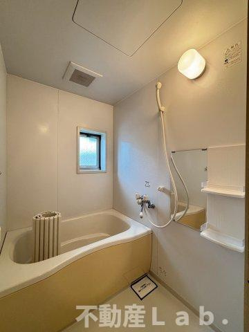 メゾンスリーゼⅢの浴室|※反転タイプのお写真です。